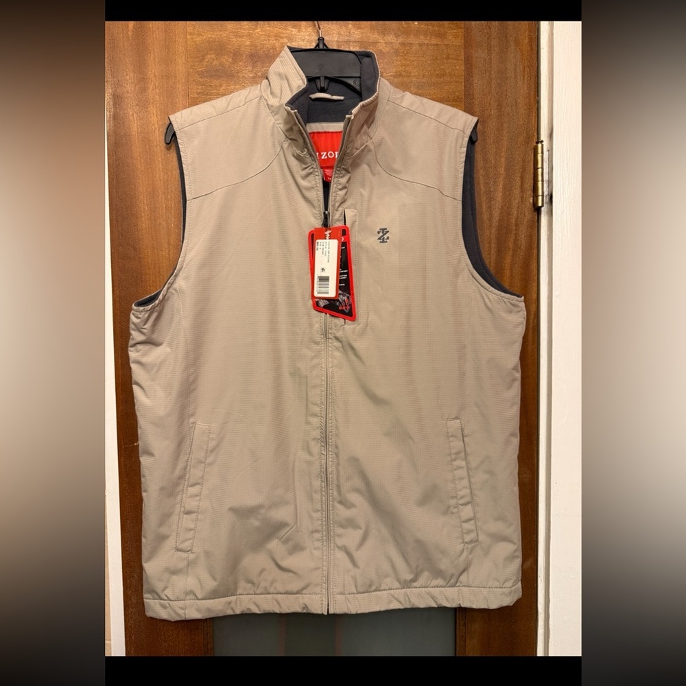 Izod Mens High Tech MultiSeasonal Stone Color Vest NWT Size Small